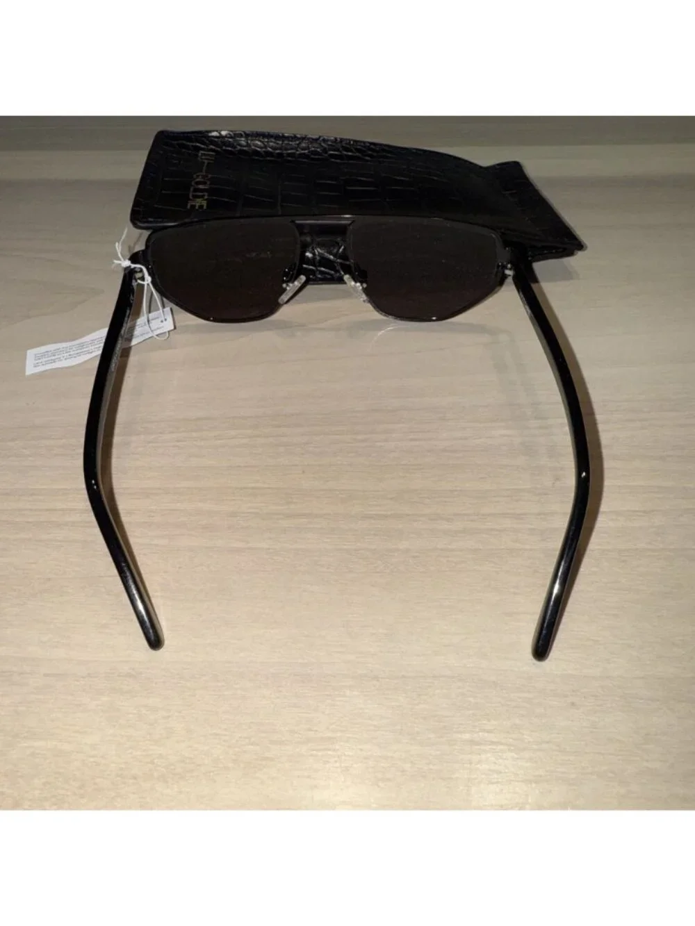 NWT Lu Goldie Victoire Black Aviator Sunglasses